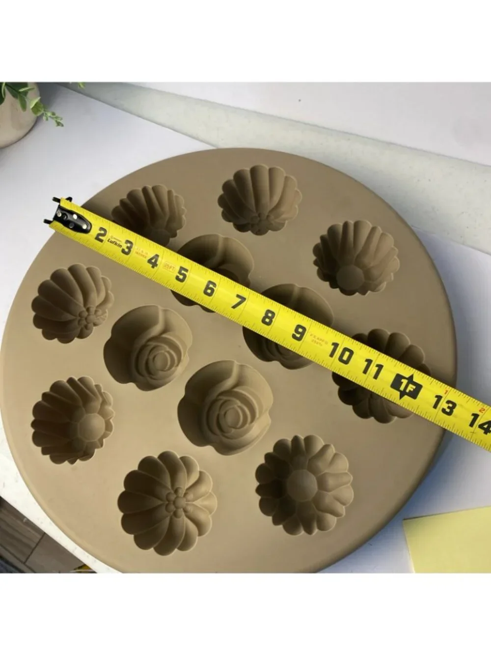 Pampered Chef Silicone Bakeware Floral Cupcake Pan Item #1613